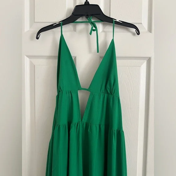 Green Tiered Maxi Sundress with Plunge Neckline - Picture 3 of 4
